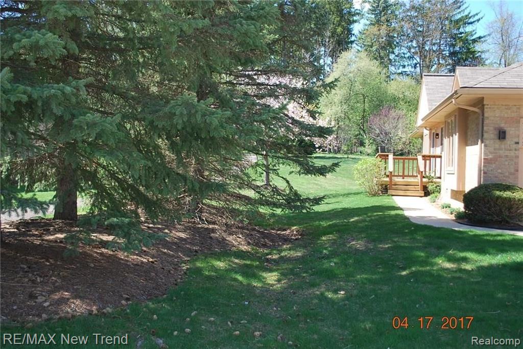 22005 River Ridge Trail, Unit 37 Farmington Hills, MI 48335 - Photo 3 of 18