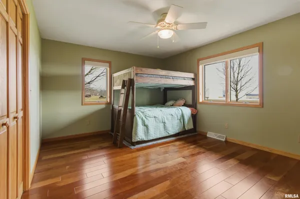 $760,000 | 868 East County Highway, Table Grove, IL 61482
