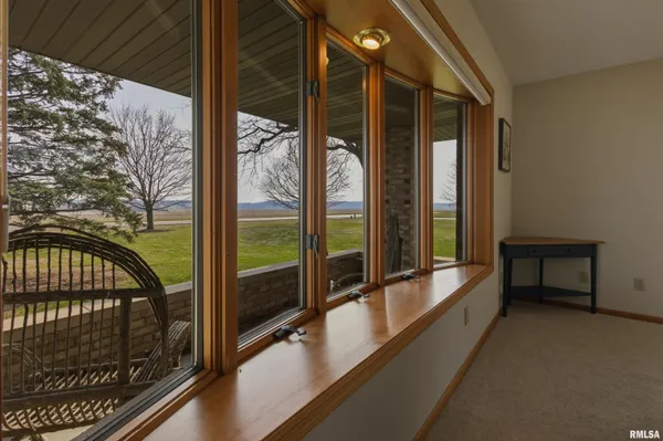 $760,000 | 868 East County Highway, Table Grove, IL 61482