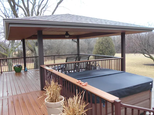 $760,000 | 868 East County Highway, Table Grove, IL 61482