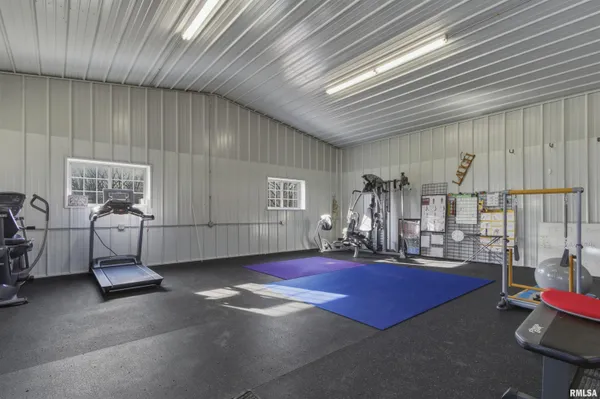 $760,000 | 868 East County Highway, Table Grove, IL 61482