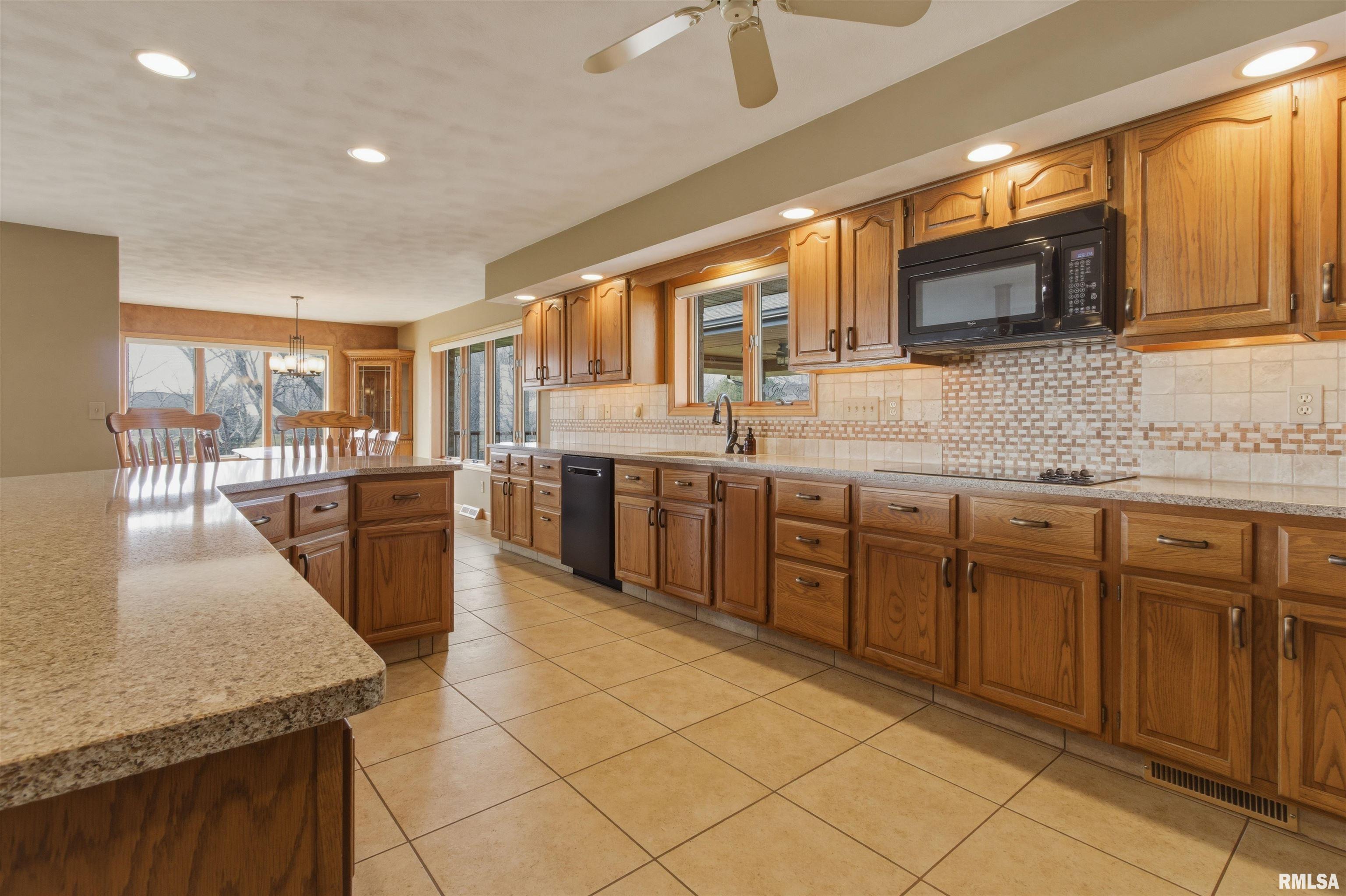 868 East County Highway Table Grove, IL 61482 - Photo 10 of 44