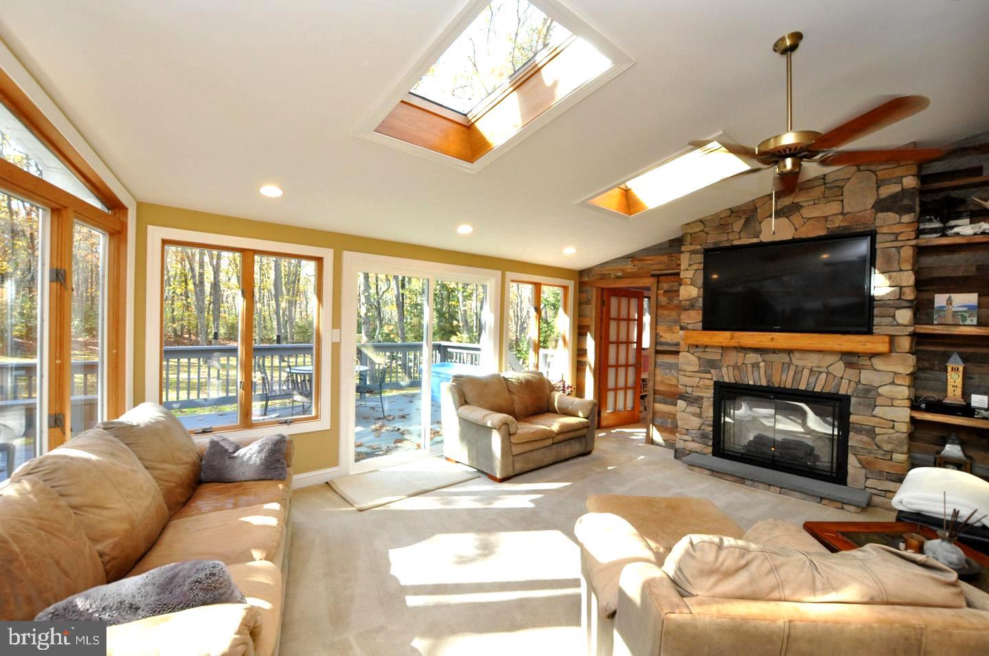 1346 Stokes Road Medford, NJ 08055 - Photo 11 of 40 Family room