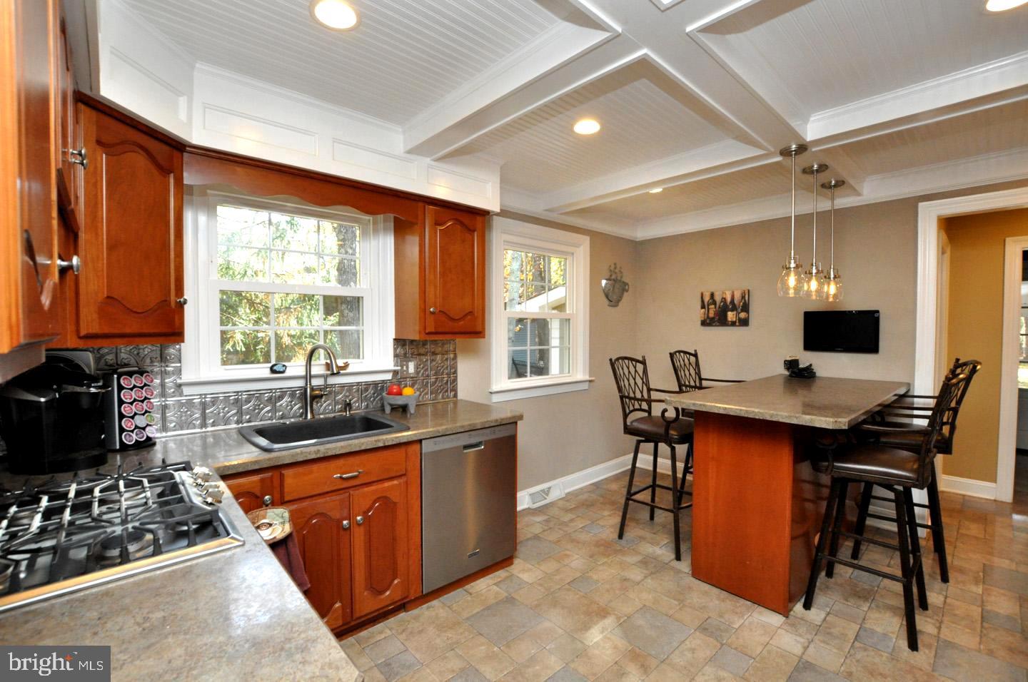 1346 Stokes Road Medford, NJ 08055 - Photo 7 of 40 Updated kitchen