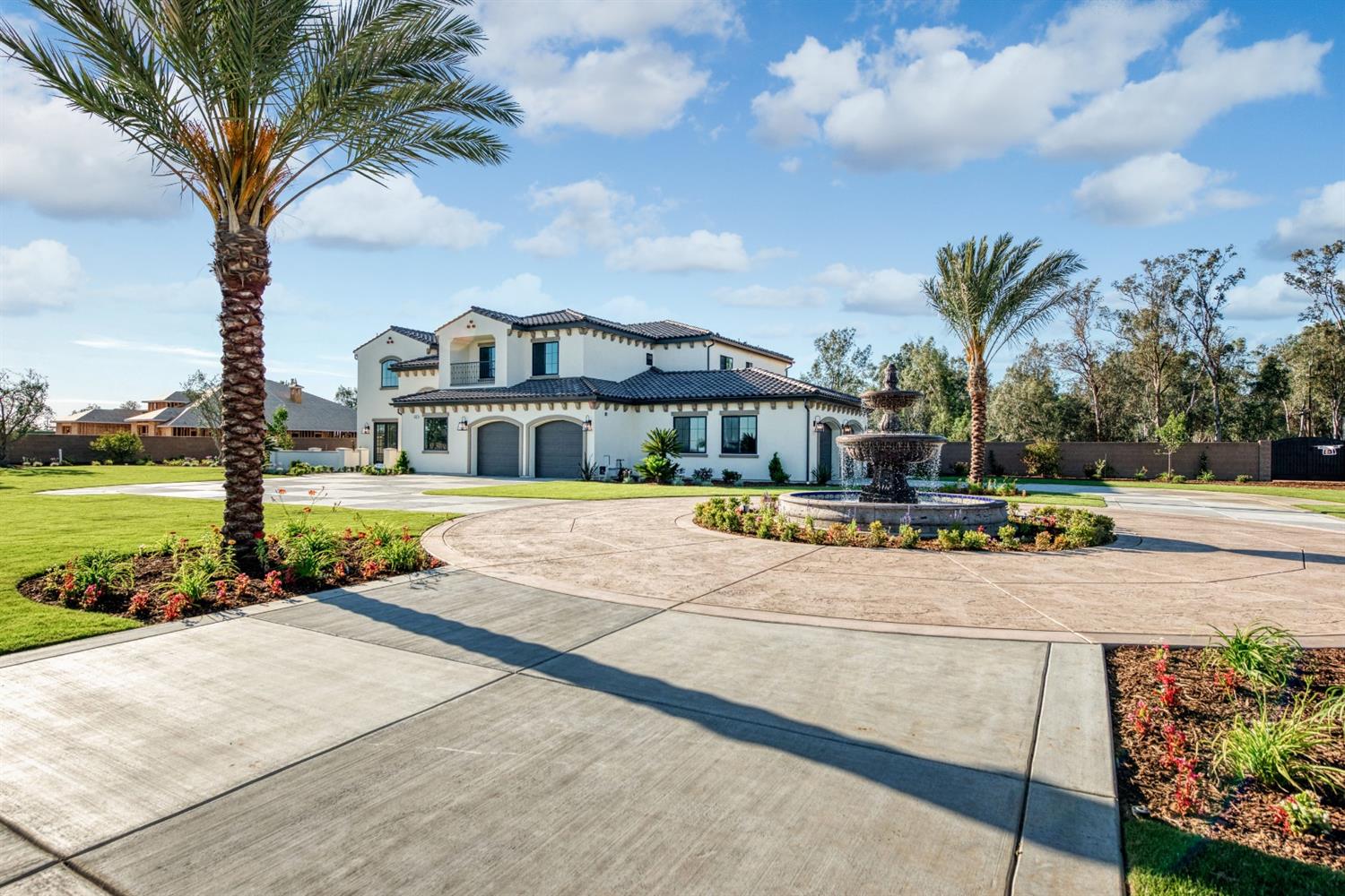 3694 Queens Court Clovis, CA 93619 - Photo 3 of 71