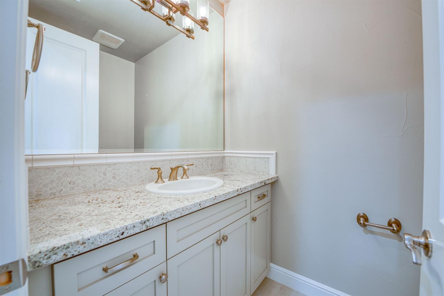 3694 Queens Court Clovis, CA 93619 - Photo 59 of 71