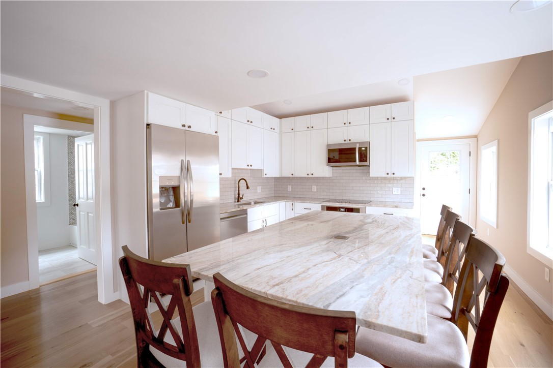 57 Callender Avenue Newport, RI 02840 - Photo 3 of 35