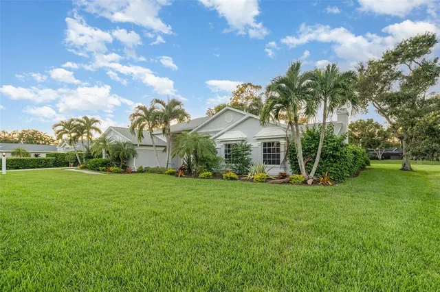 $900,000 | 7505 Weeping Willow Boulevard, Sarasota, FL 34241