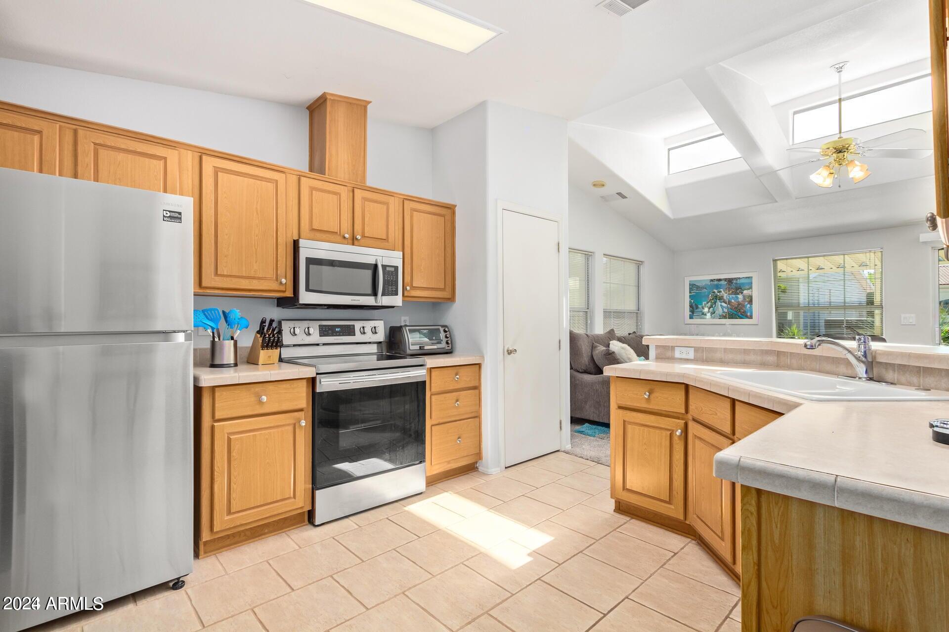 2550 South Ellsworth Road, Unit 432 Mesa, AZ 85209 - Photo 7 of 35 Kitchen