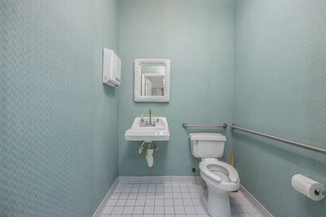 a bathroom with a toilet