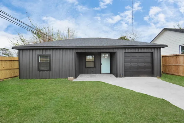 $1,650 | 262 De Boll Street, Houston, TX 77022