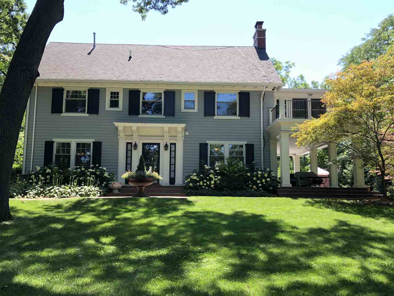 3 Jacoby Place Rockford, IL 61107 - Photo 2 of 25 a front view of a house with a yard