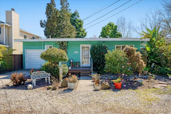 $1,100,000 | 243 North Avenue, Aptos, CA 95003