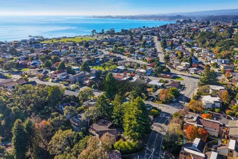 $1,100,000 | 243 North Avenue, Aptos, CA 95003