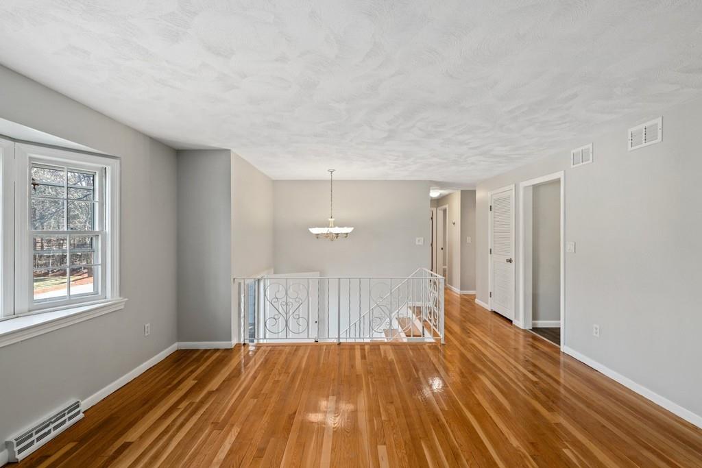 169 Concord Road Chelmsford, MA 01824 - Photo 13 of 35