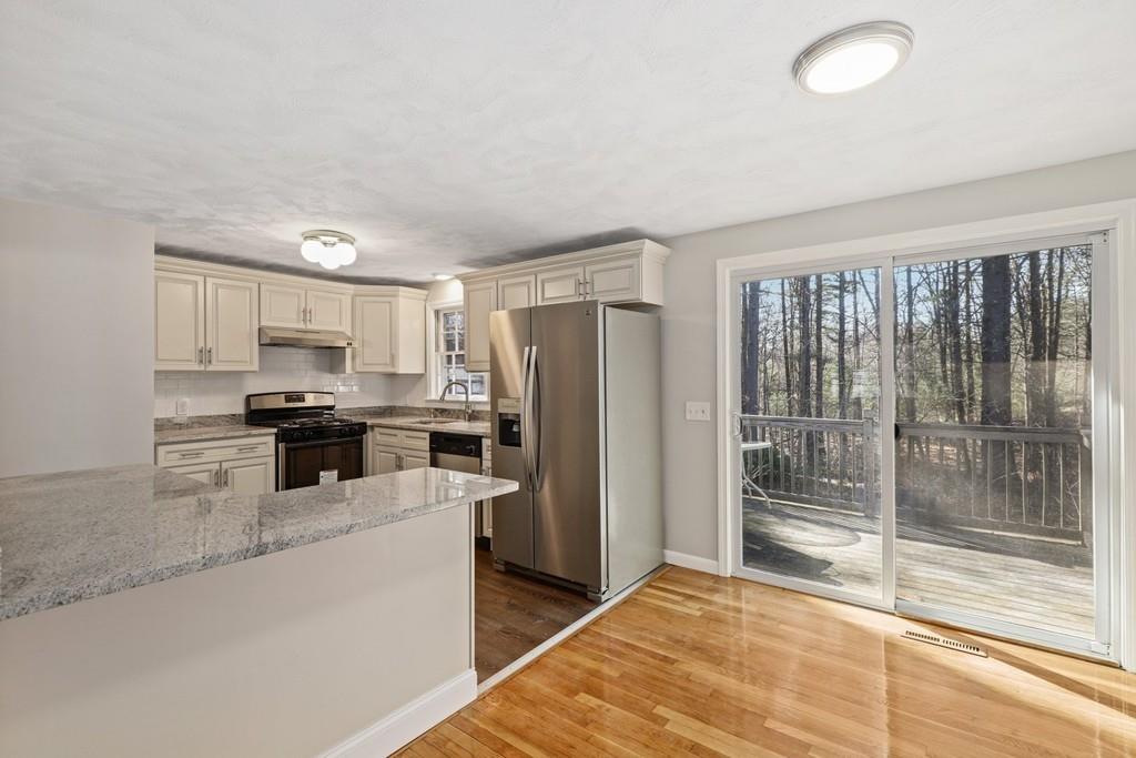 169 Concord Road Chelmsford, MA 01824 - Photo 5 of 35