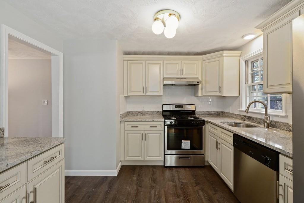 169 Concord Road Chelmsford, MA 01824 - Photo 6 of 35