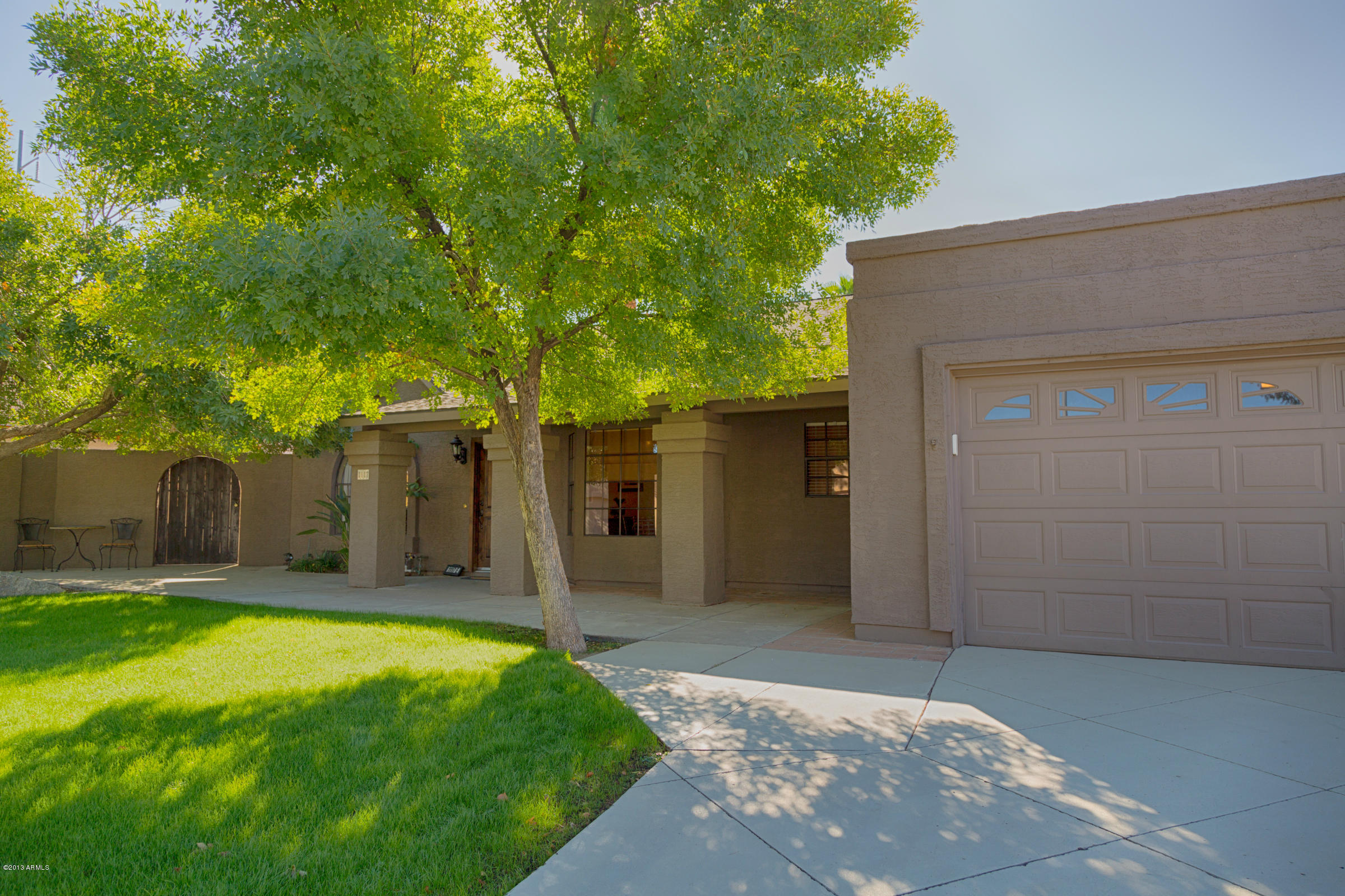 1117 East Utopia Road Phoenix, AZ 85024 - Photo 2 of 56 Front Yard