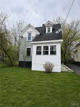 $2,100 | 154 Seeley Avenue, Syracuse, NY 13205