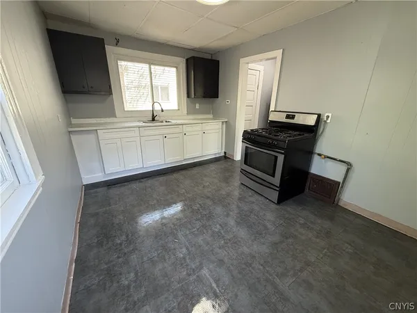 $2,100 | 154 Seeley Avenue, Syracuse, NY 13205