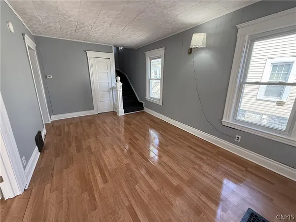$2,100 | 154 Seeley Avenue, Syracuse, NY 13205