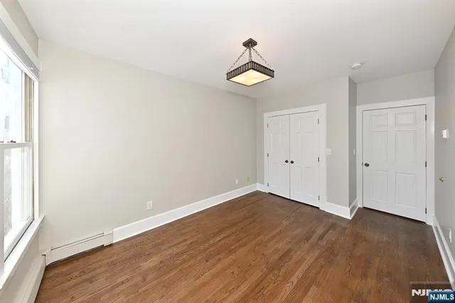 $7,900 | 62 Elm Street, Unit B, Allendale, NJ 07401