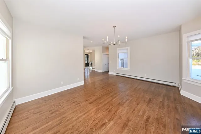 $7,900 | 62 Elm Street, Unit B, Allendale, NJ 07401