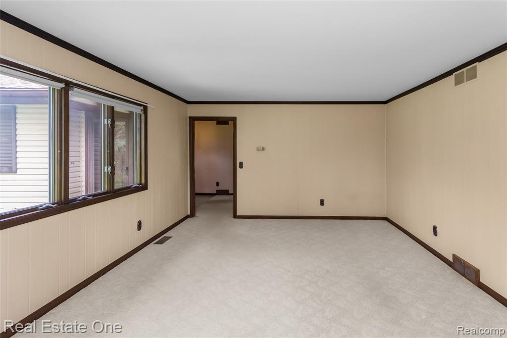 9050 Earhart Road South Lyon, MI 48178 - Photo 27 of 55