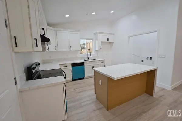 $329,900 | Undisclosed Address, Bakersfield, CA 93307