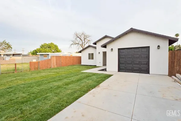 $329,900 | Undisclosed Address, Bakersfield, CA 93307