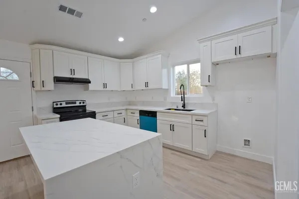 $329,900 | Undisclosed Address, Bakersfield, CA 93307