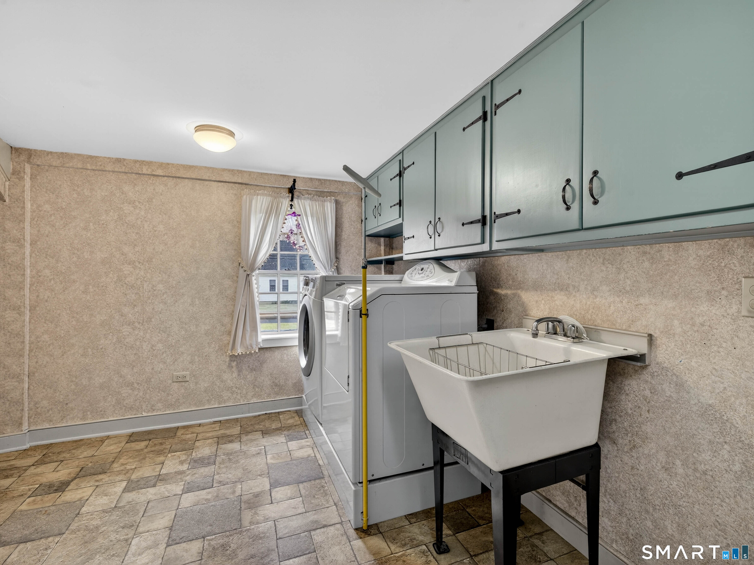 37 North Stonington Road Stonington, CT 06355 - Photo 11 of 40