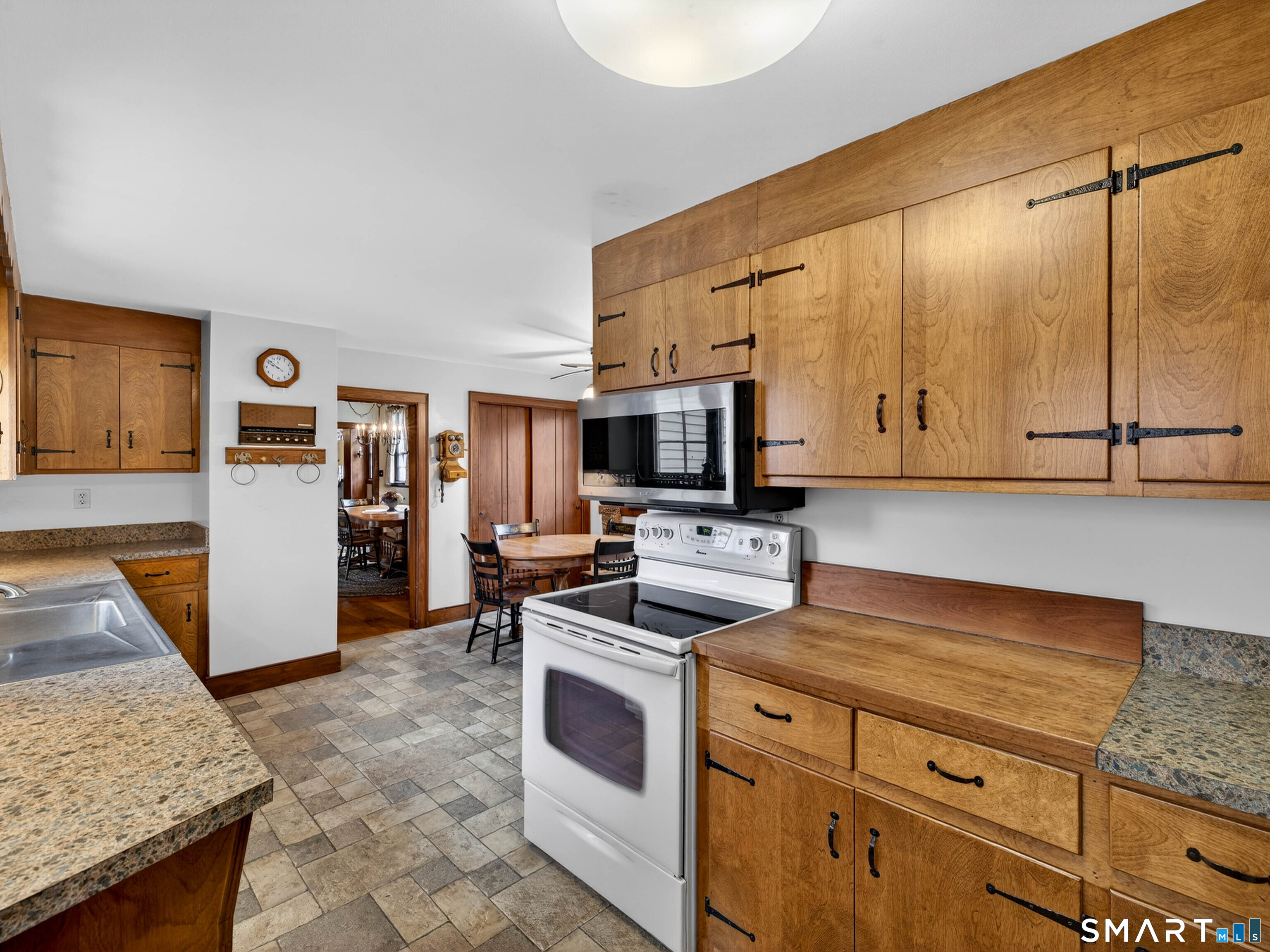 37 North Stonington Road Stonington, CT 06355 - Photo 6 of 40