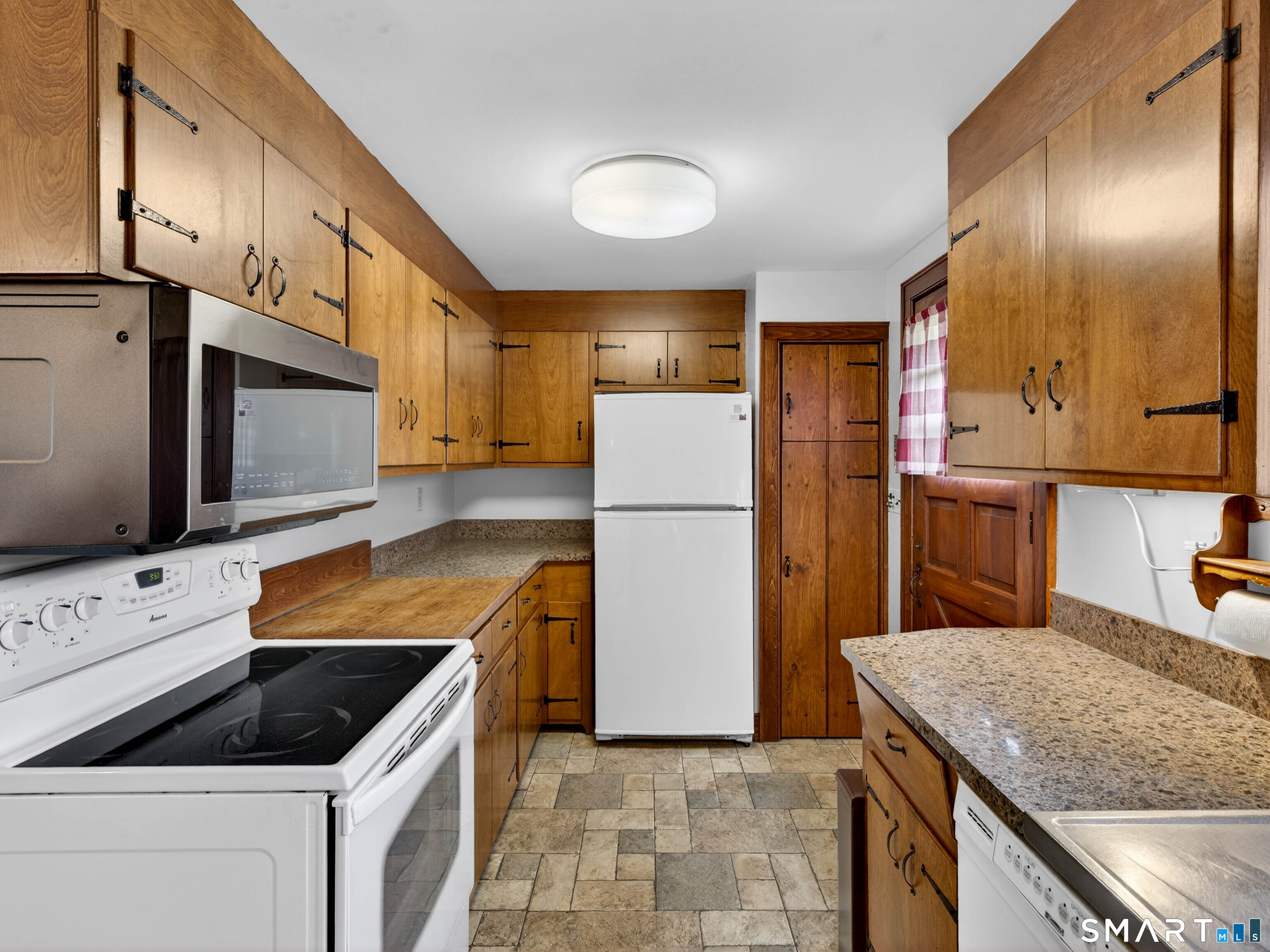 37 North Stonington Road Stonington, CT 06355 - Photo 7 of 40