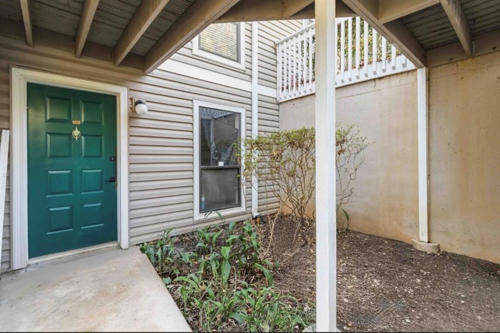 1105 Wynnes Ridge Circle Southeast Marietta, GA 30067 - Photo 2 of 13