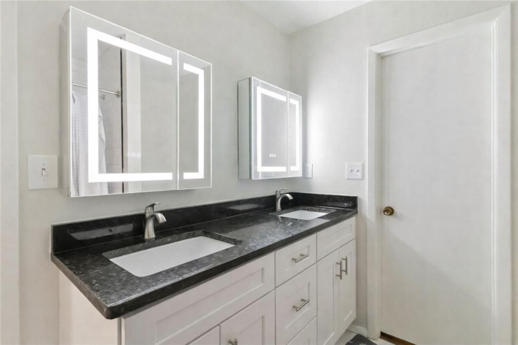 1105 Wynnes Ridge Circle Southeast Marietta, GA 30067 - Photo 8 of 13