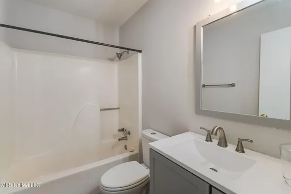 $1,325 | 15241 Parkwood Drive North, Unit D, Gulfport, MS 39503