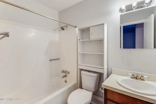 $1,325 | 15241 Parkwood Drive North, Unit D, Gulfport, MS 39503