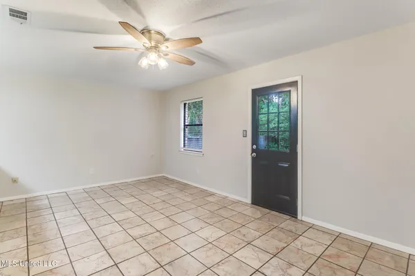 $1,325 | 15241 Parkwood Drive North, Unit D, Gulfport, MS 39503