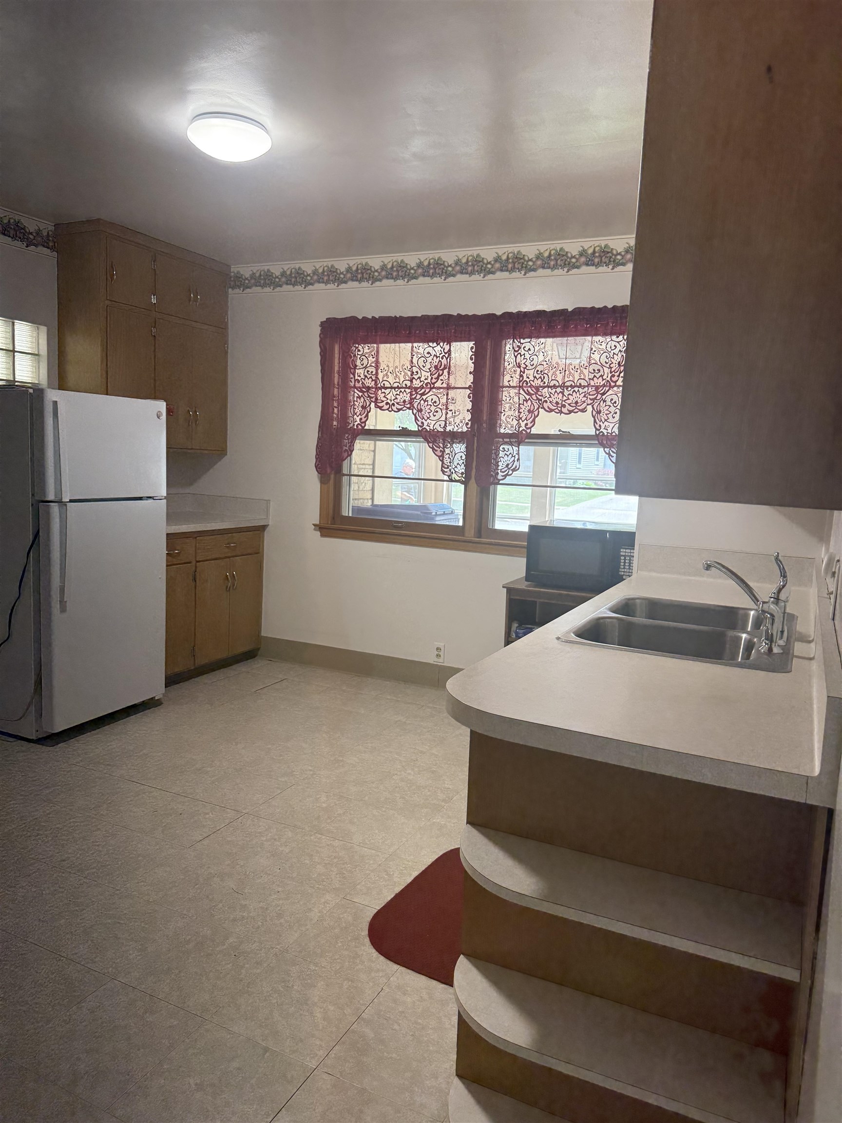 814 West 3rd Street Appleton, WI 54914 - Photo 2 of 9