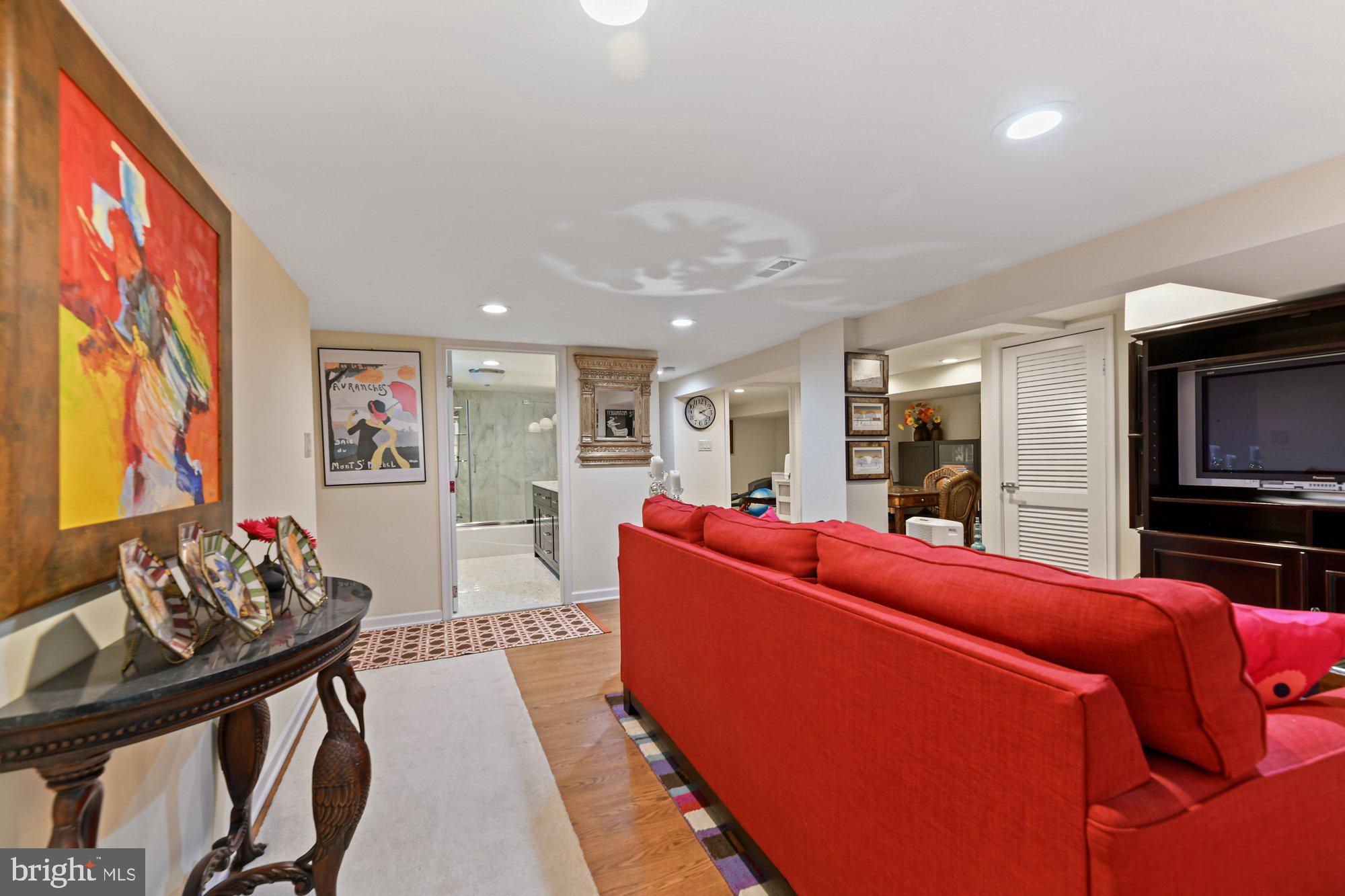 5710 Oakshire Road Baltimore, MD 21209 - Photo 18 of 27 Gallery Image 18