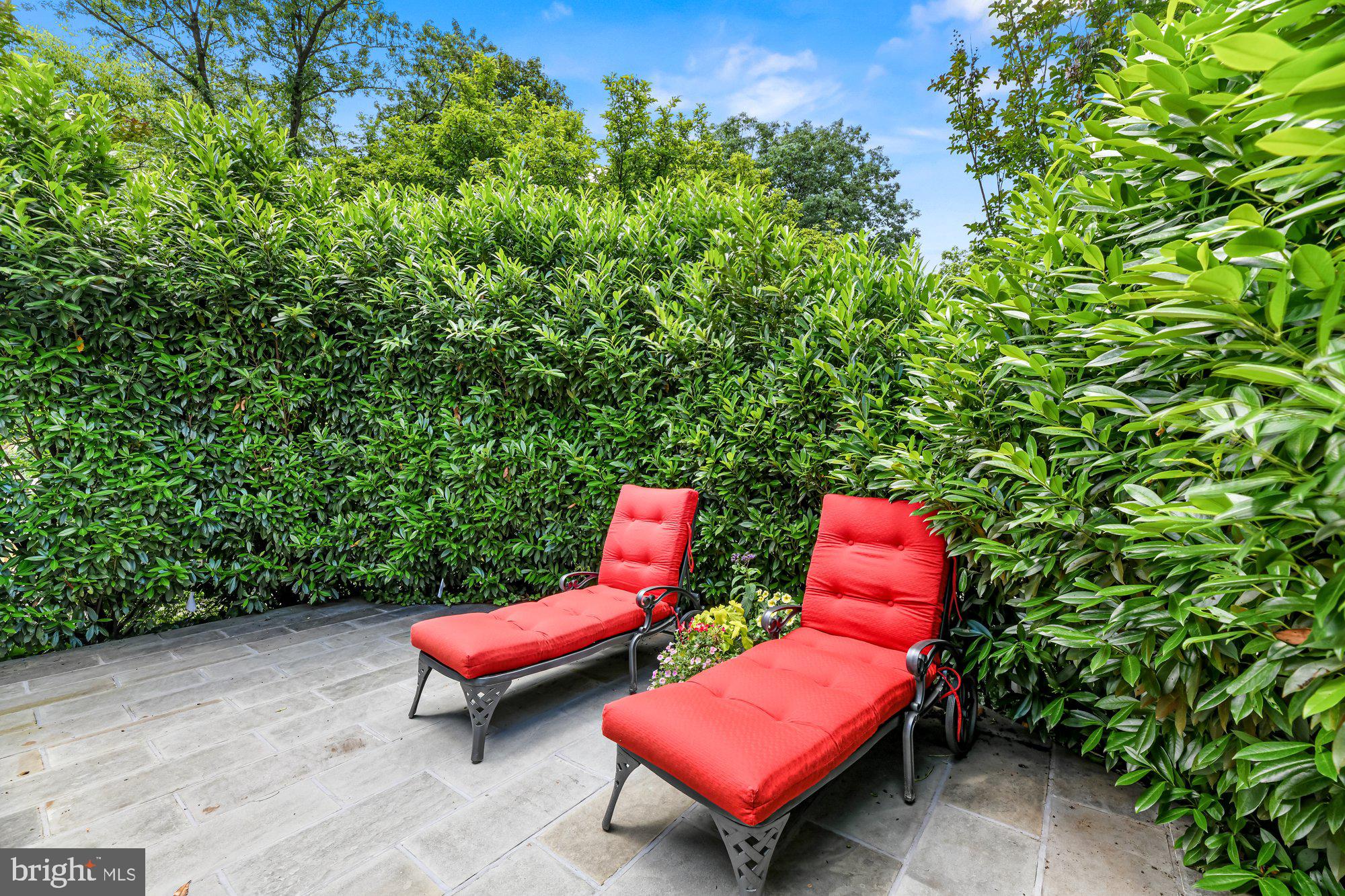 5710 Oakshire Road Baltimore, MD 21209 - Photo 23 of 27 Private patio off of the family room