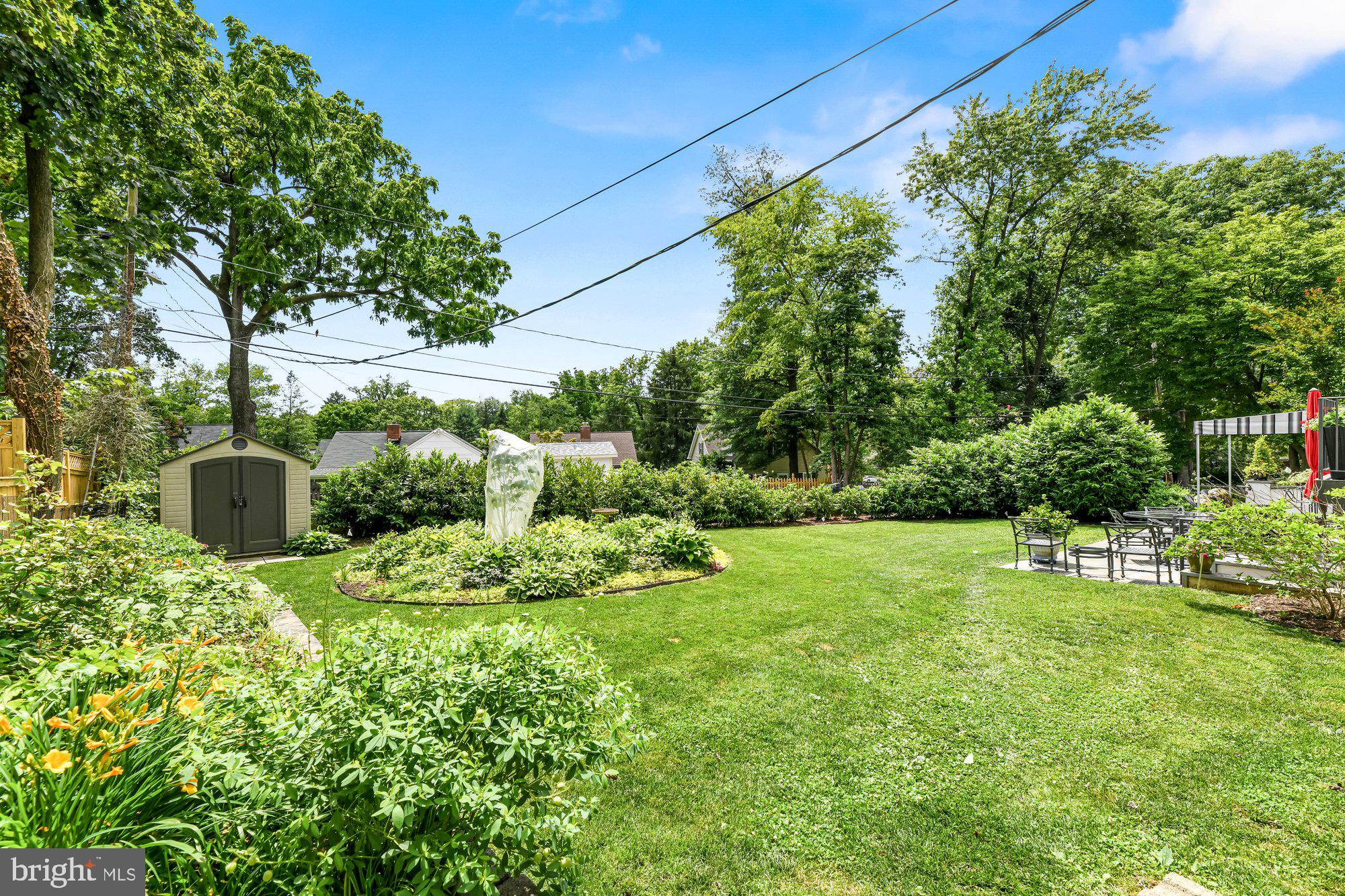 5710 Oakshire Road Baltimore, MD 21209 - Photo 24 of 27 Spacious fenced backyard