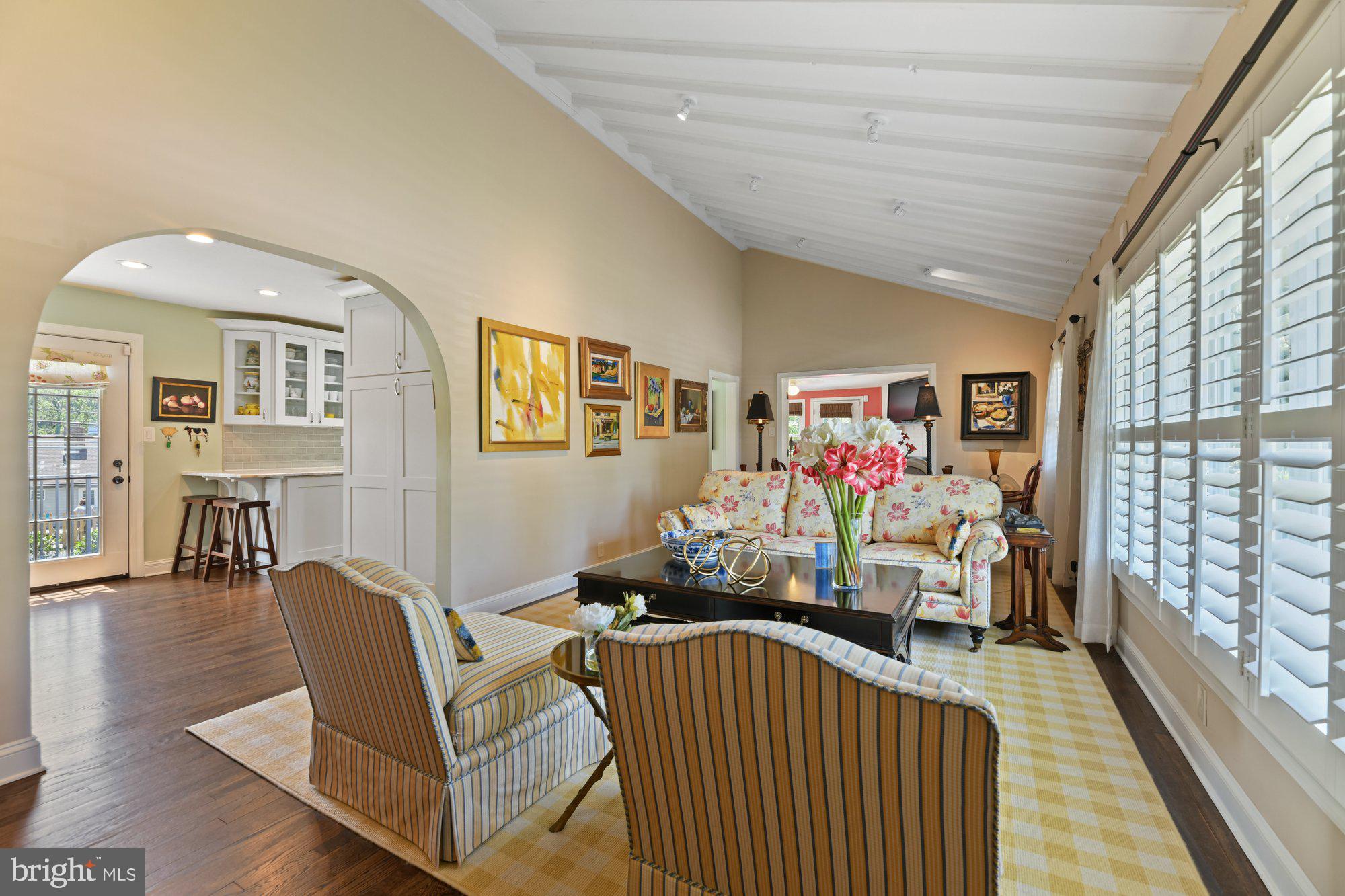5710 Oakshire Road Baltimore, MD 21209 - Photo 5 of 27 Gallery Image 5