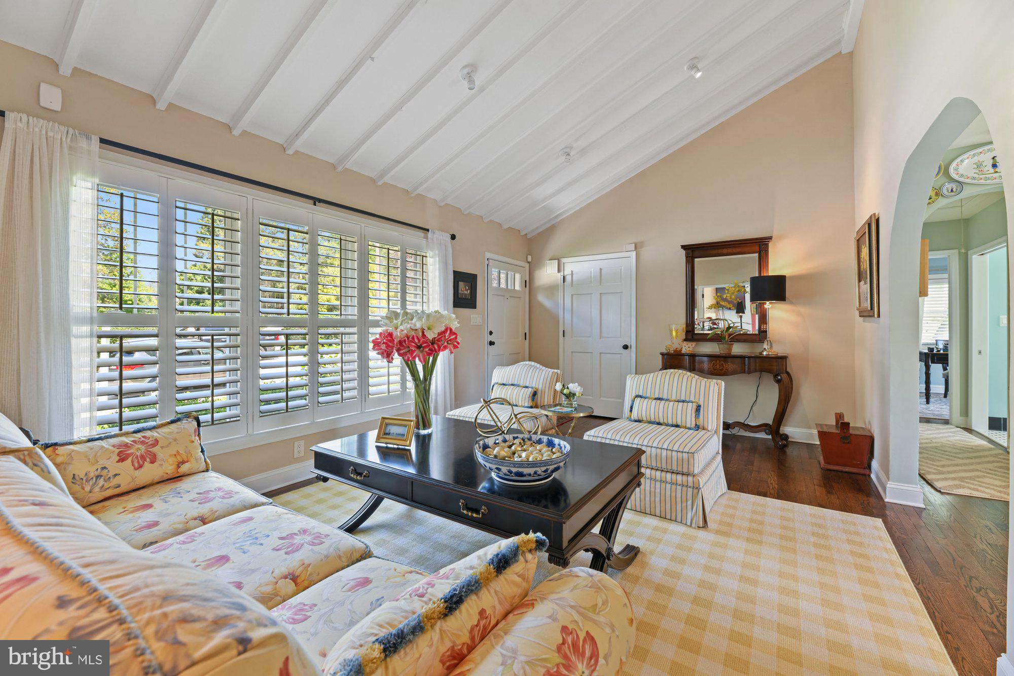 5710 Oakshire Road Baltimore, MD 21209 - Photo 6 of 27 Gallery Image 6