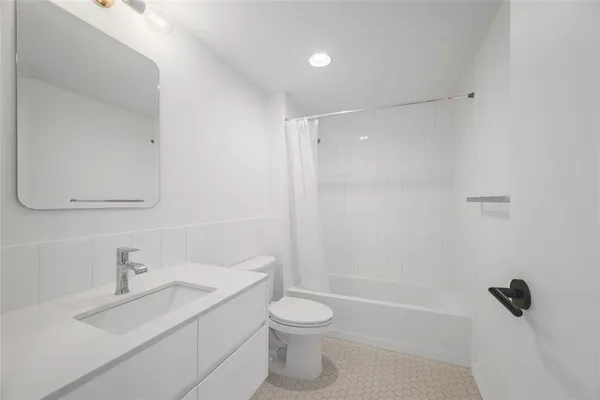 $3,700 | 112 Burrows Street, Pittsburgh, PA 15213