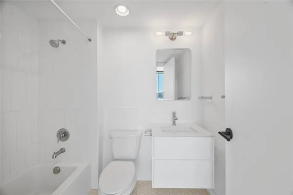 $3,700 | 112 Burrows Street, Pittsburgh, PA 15213