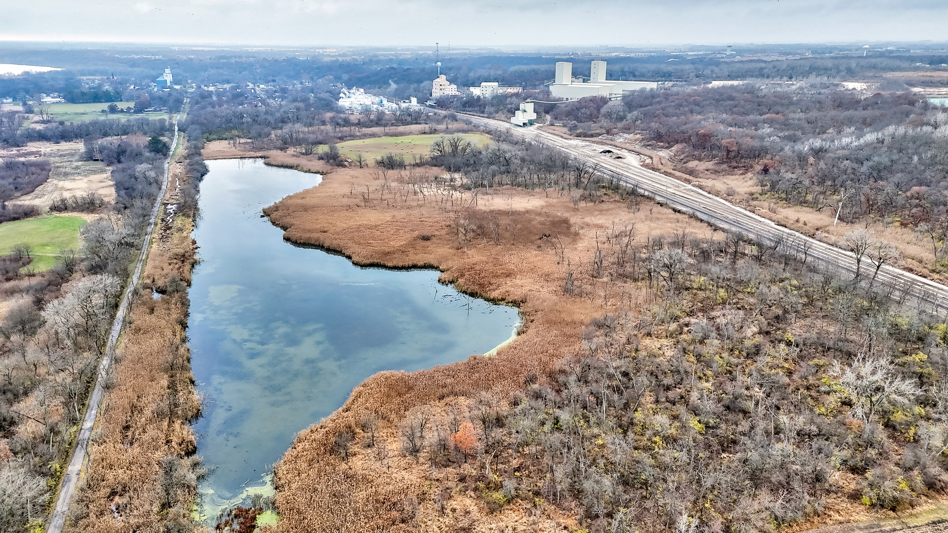 0 Towpath Road Utica, IL 61373 - Photo 5 of 8 a view of city and mountain