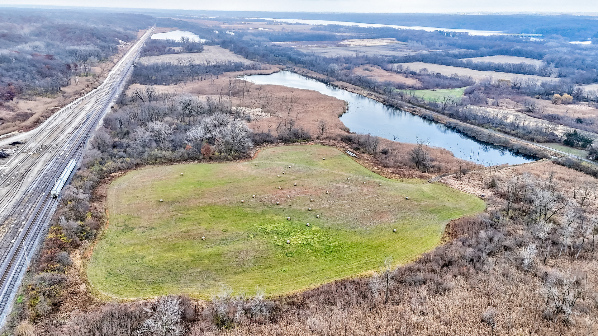 0 Towpath Road Utica, IL 61373 - Photo 7 of 8 a view of a yard