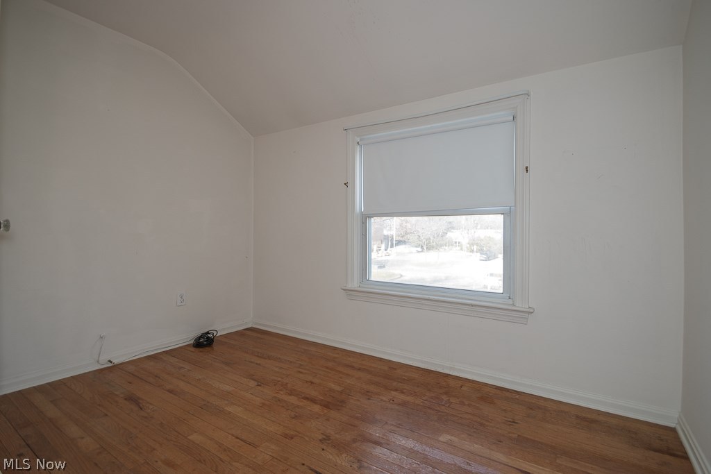 4502 Laurel Road Cleveland, OH 44121 - Photo 13 of 31